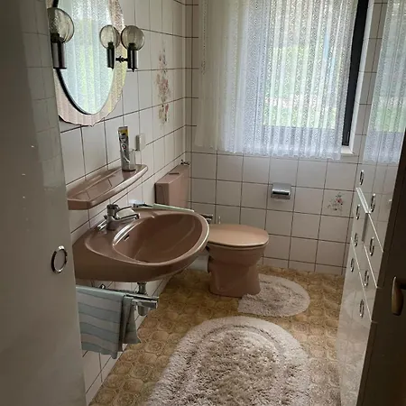 Homestay Wohngemeinschaft Mit 3 Privaten Zimmern, Jedes 2 Betten